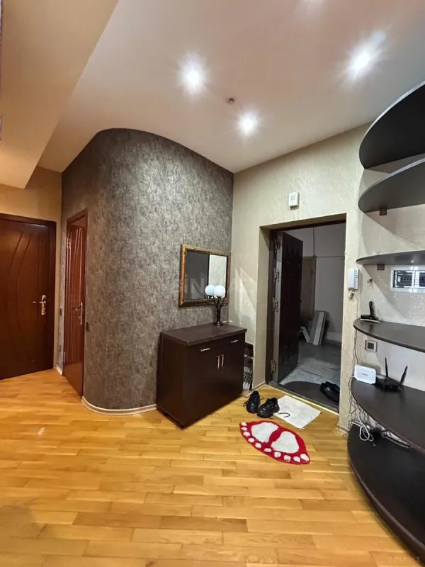 Kirayə verilir 3 otaqlı mənzil 100 m²