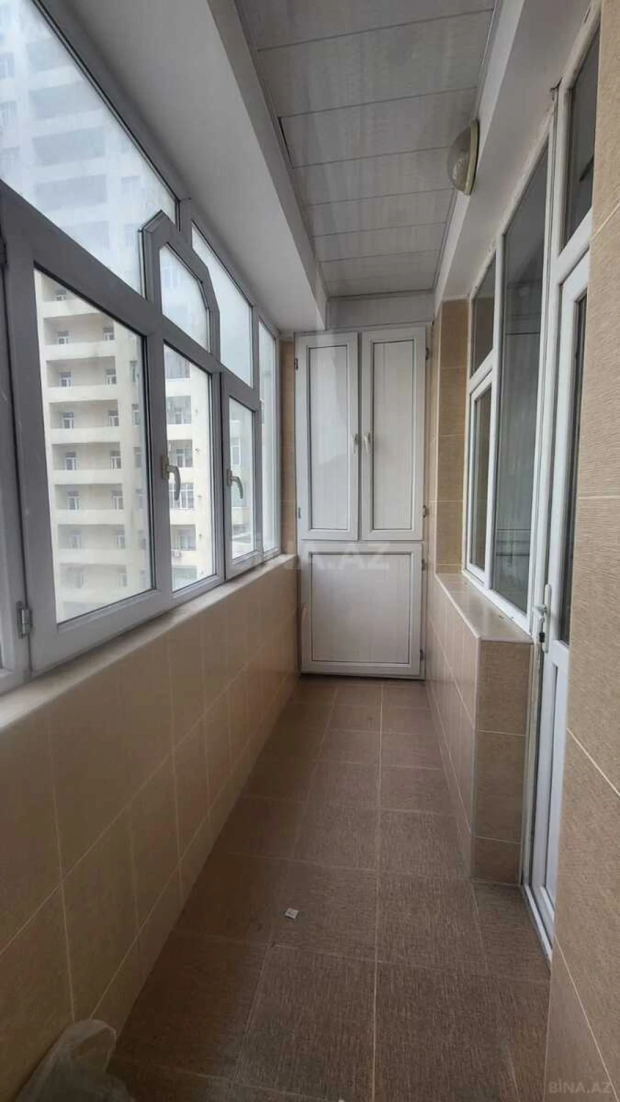 Kirayə verilir 3 otaqlı mənzil 121 m²