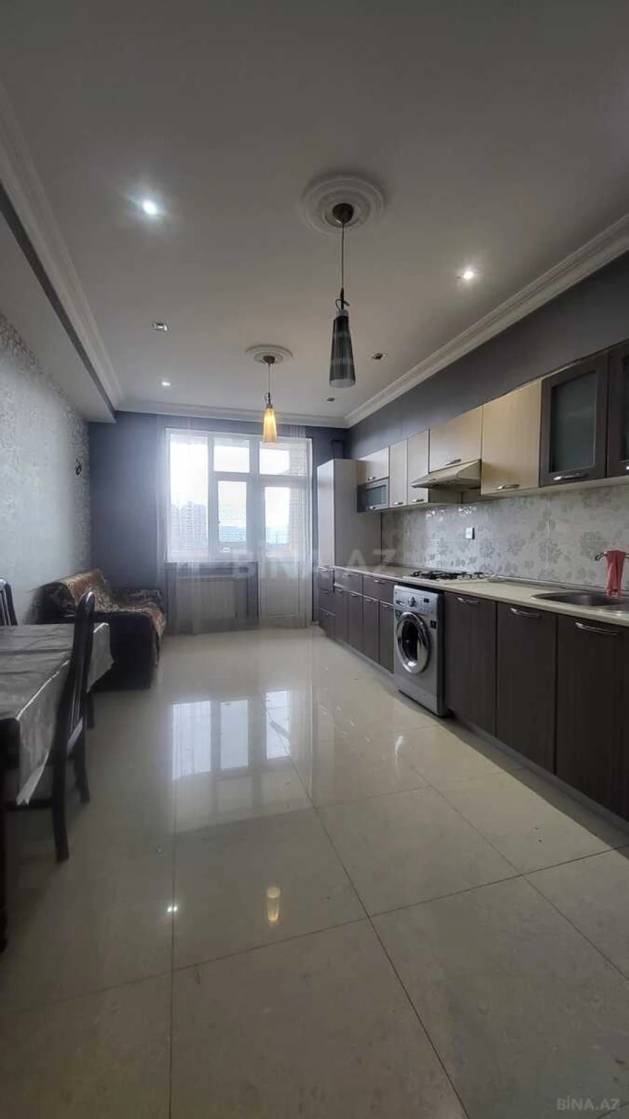 Kirayə verilir 3 otaqlı mənzil 121 m²