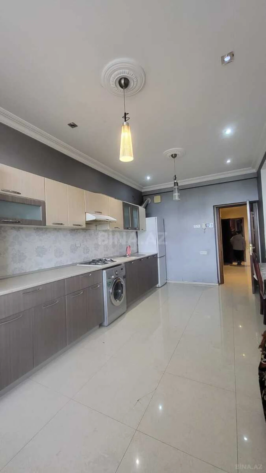Kirayə verilir 3 otaqlı mənzil 121 m²