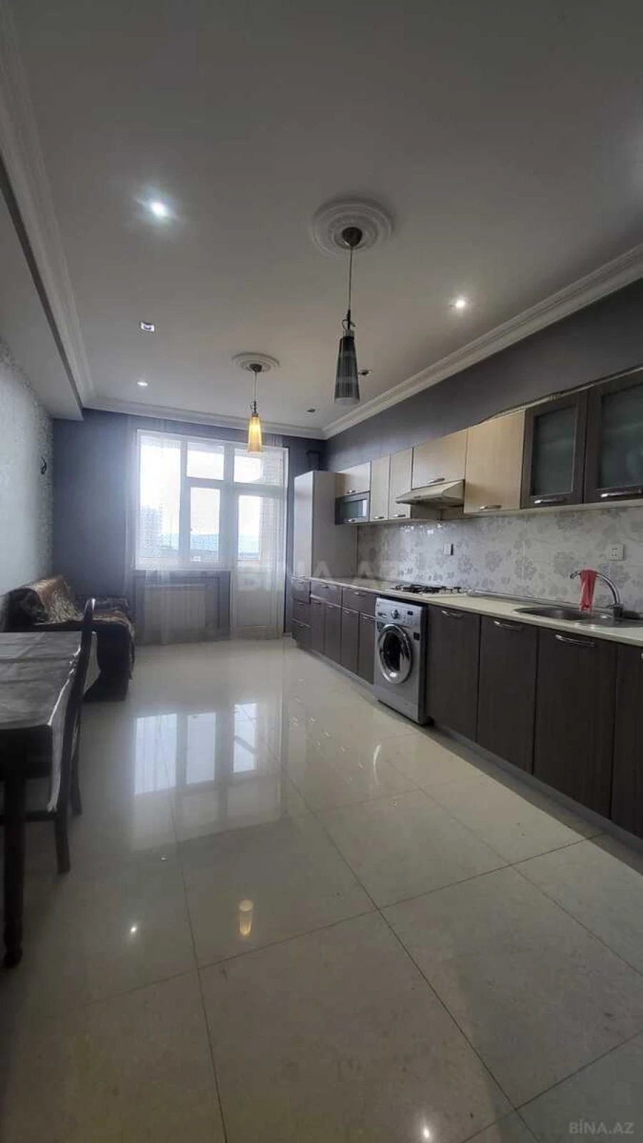 Kirayə verilir 3 otaqlı mənzil 121 m²
