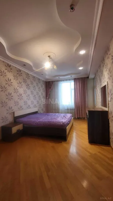 Kirayə verilir 3 otaqlı mənzil 121 m²