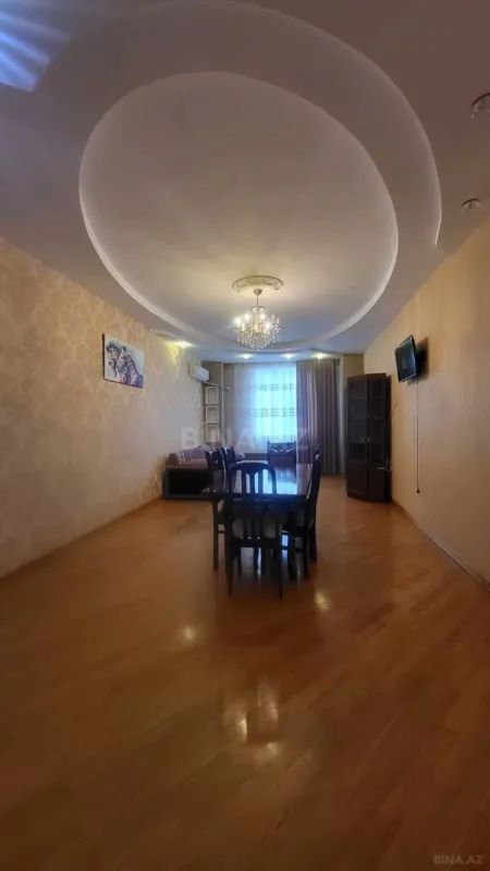 Kirayə verilir 3 otaqlı mənzil 121 m²