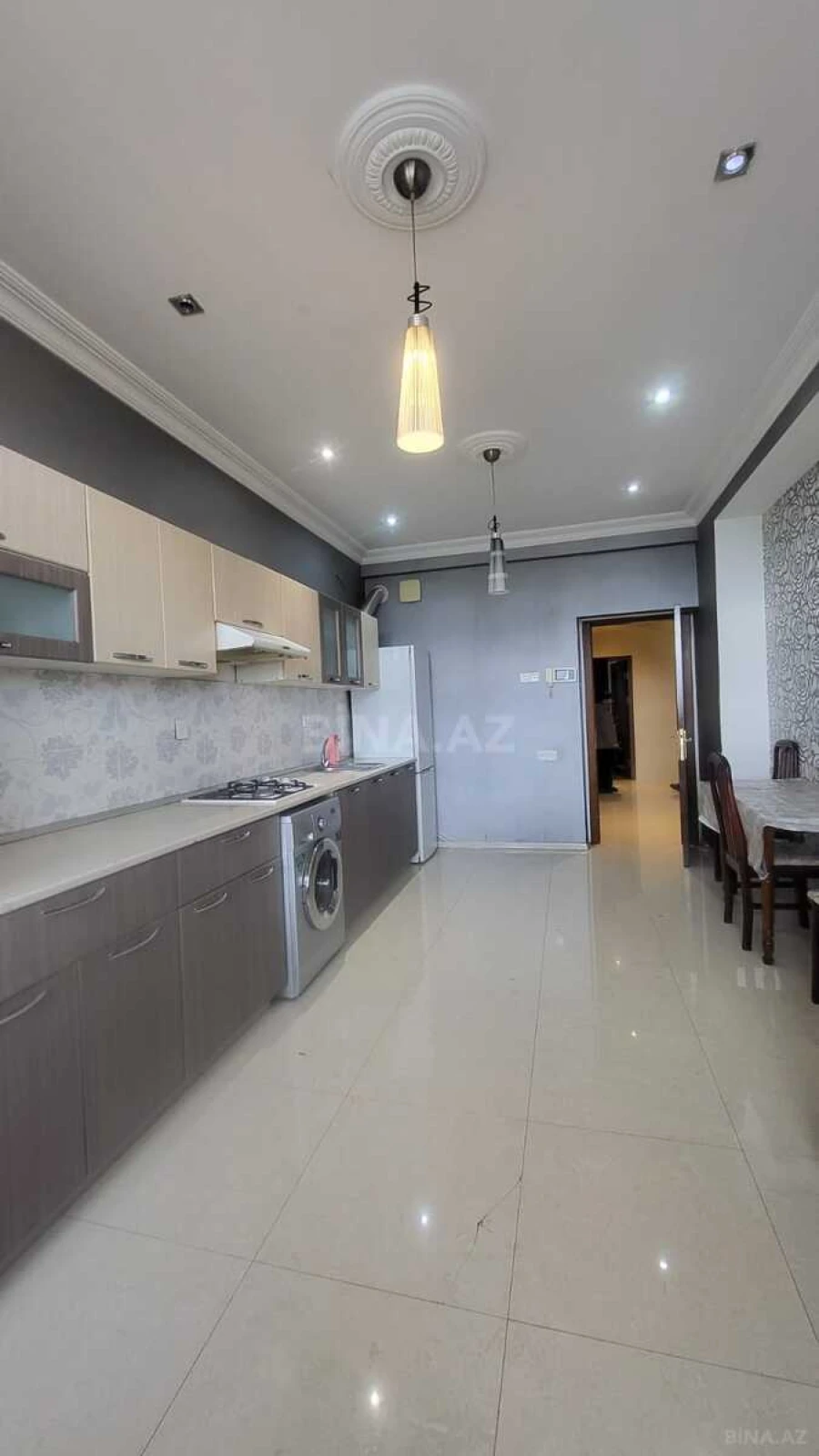 Kirayə verilir 3 otaqlı mənzil 121 m²