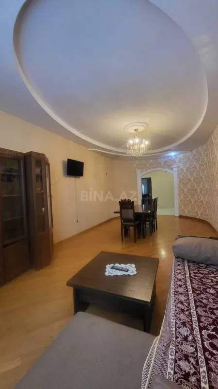 Kirayə verilir 3 otaqlı mənzil 121 m²