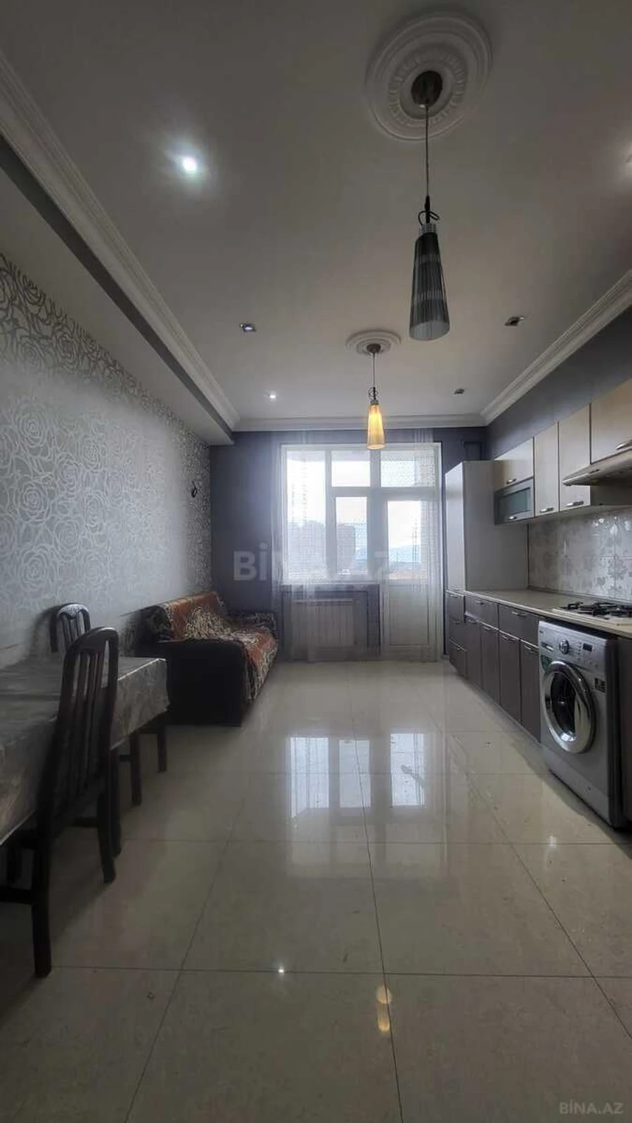 Kirayə verilir 3 otaqlı mənzil 121 m²