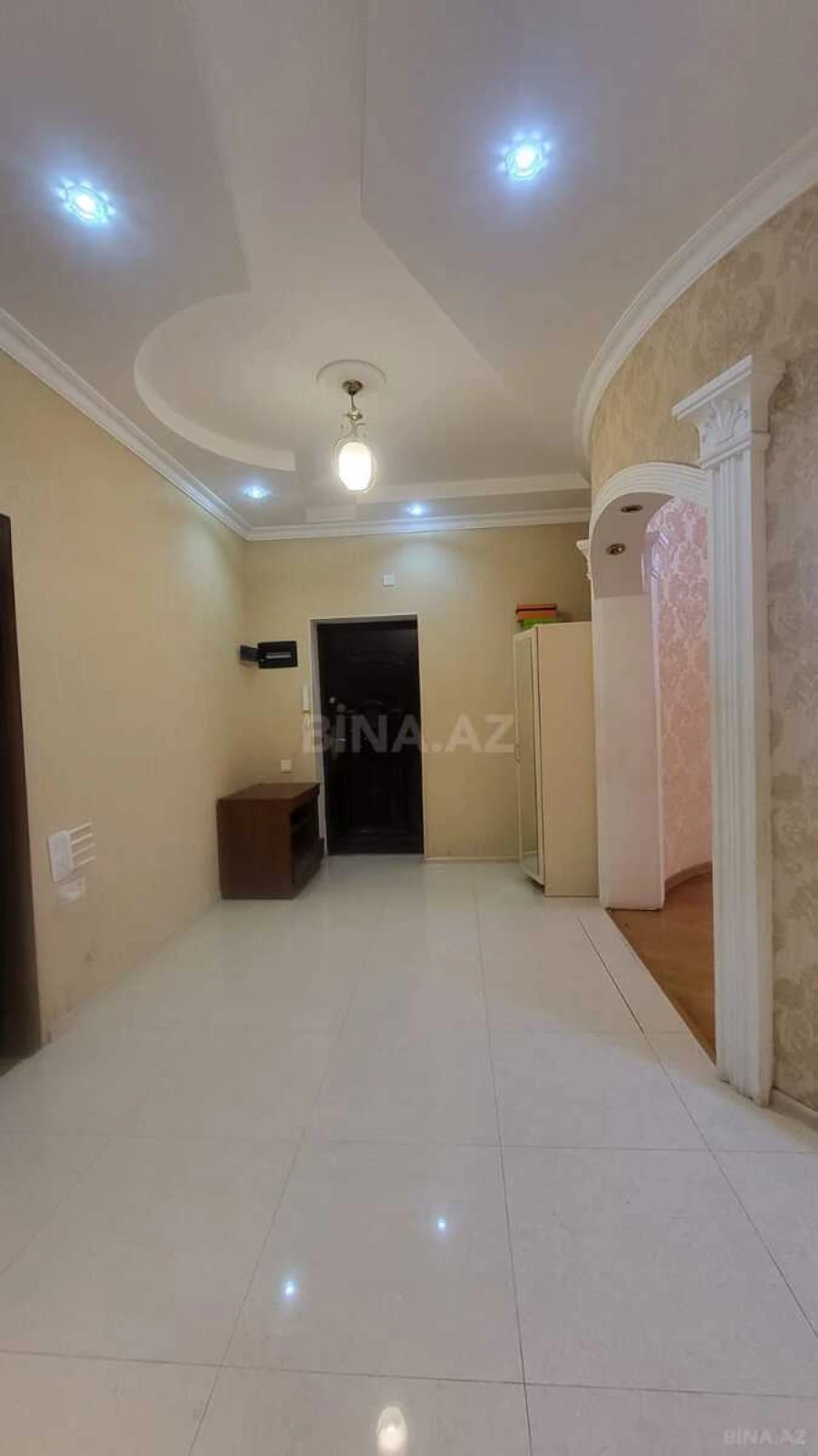 Kirayə verilir 3 otaqlı mənzil 121 m²