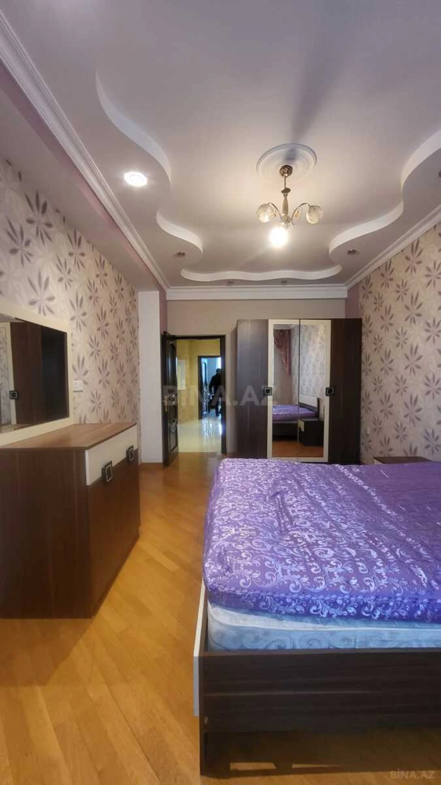 Kirayə verilir 3 otaqlı mənzil 121 m²