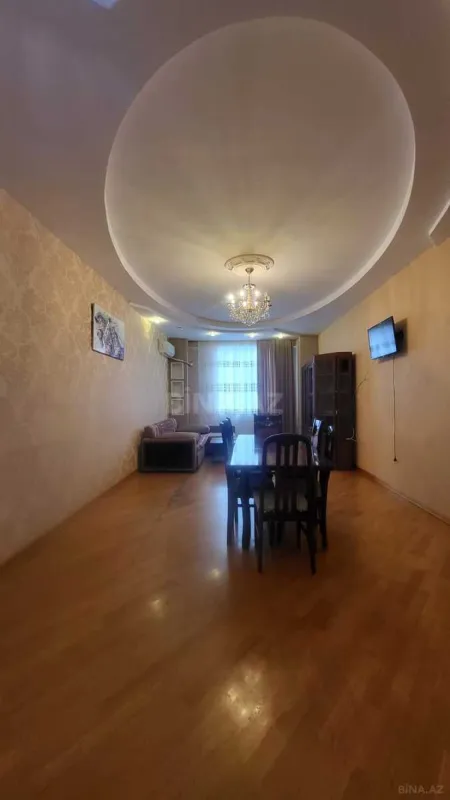 Kirayə verilir 3 otaqlı mənzil 121 m²