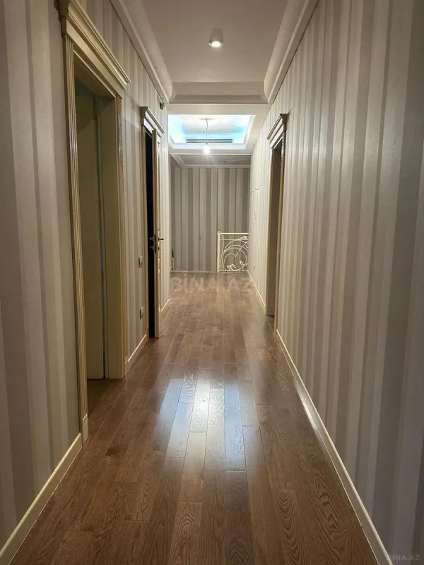 Satılır 4 otaqlı mənzil 278 m²