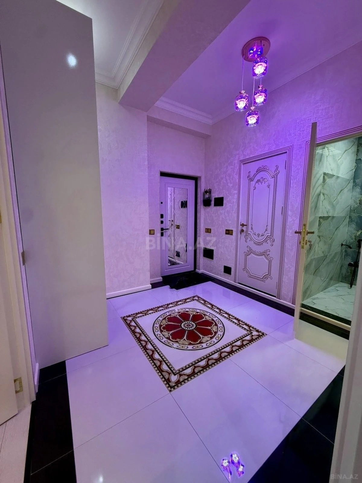 Kirayə verilir 2 otaqlı mənzil 70 m²