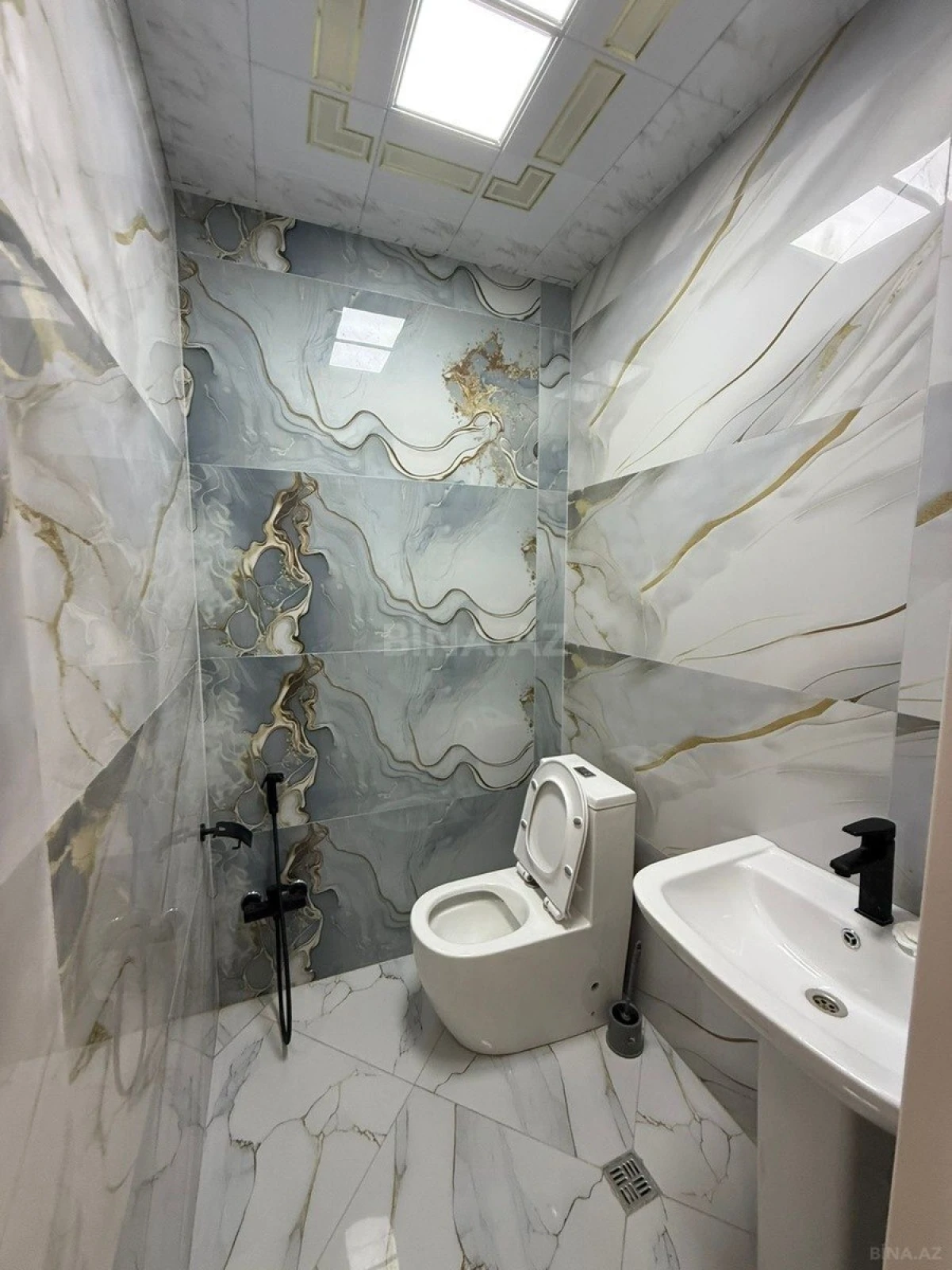 Kirayə verilir 2 otaqlı mənzil 70 m²