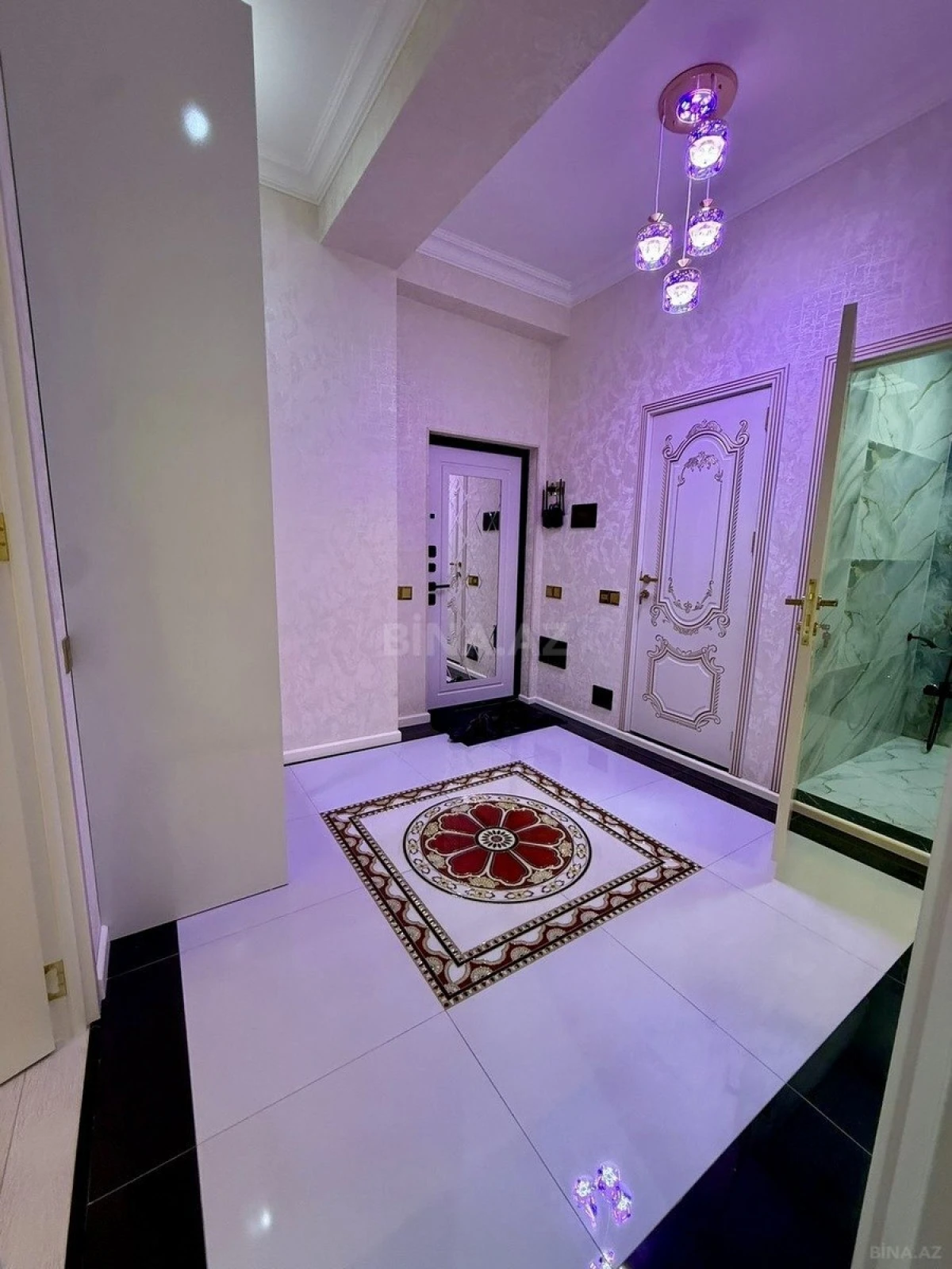 Kirayə verilir 2 otaqlı mənzil 70 m²