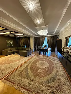 Satılır 3 otaqlı mənzil 157 m²