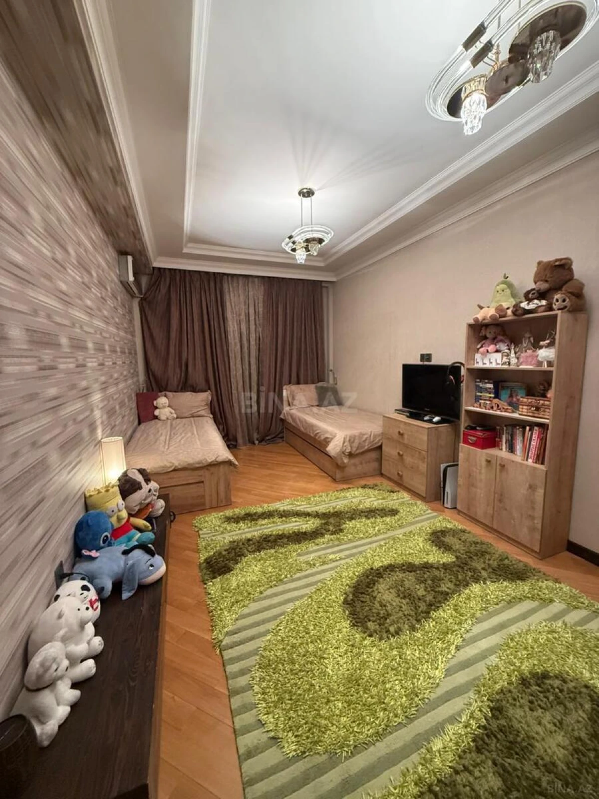 Satılır 3 otaqlı mənzil 157 m²