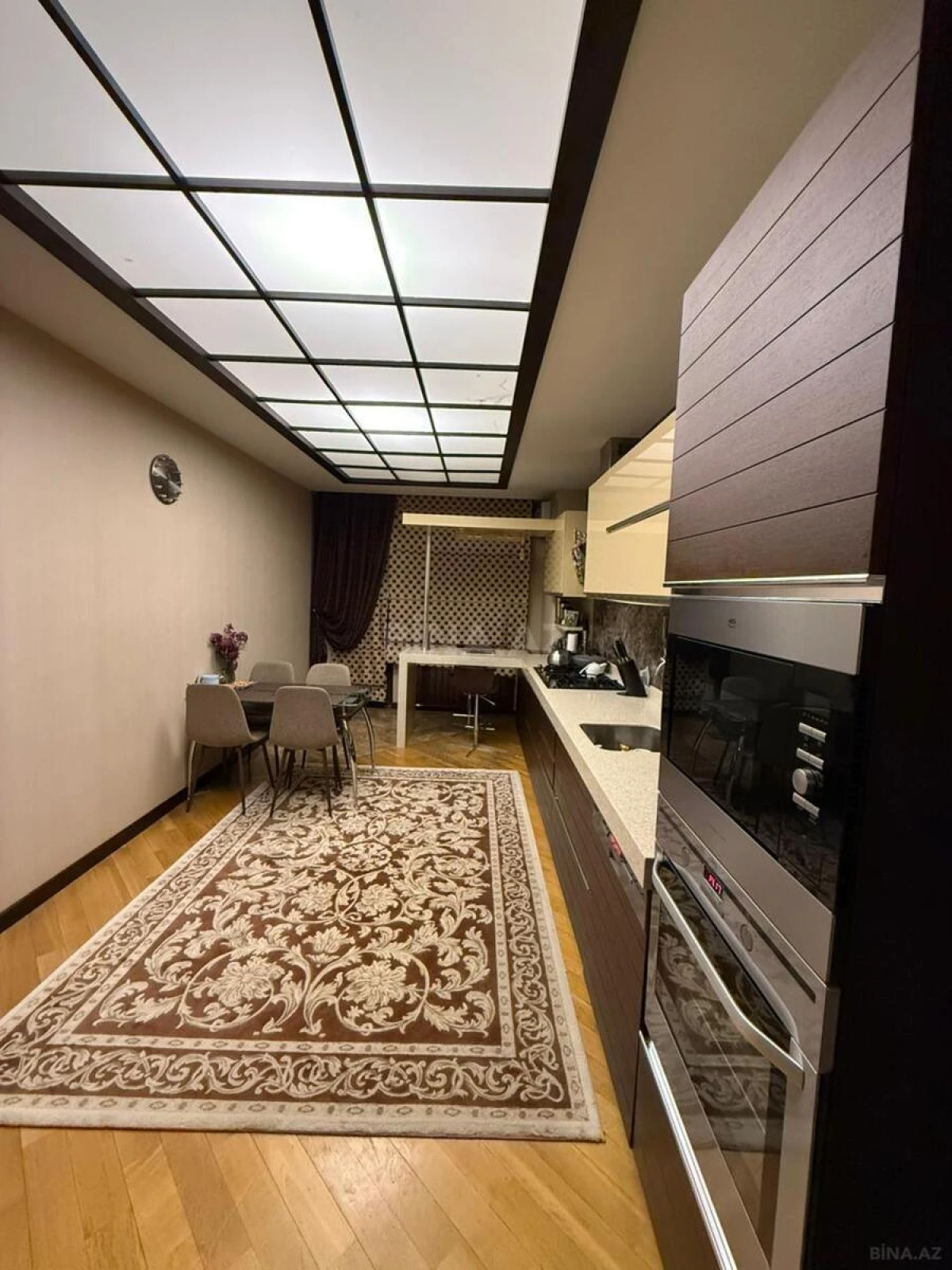 Satılır 3 otaqlı mənzil 157 m²