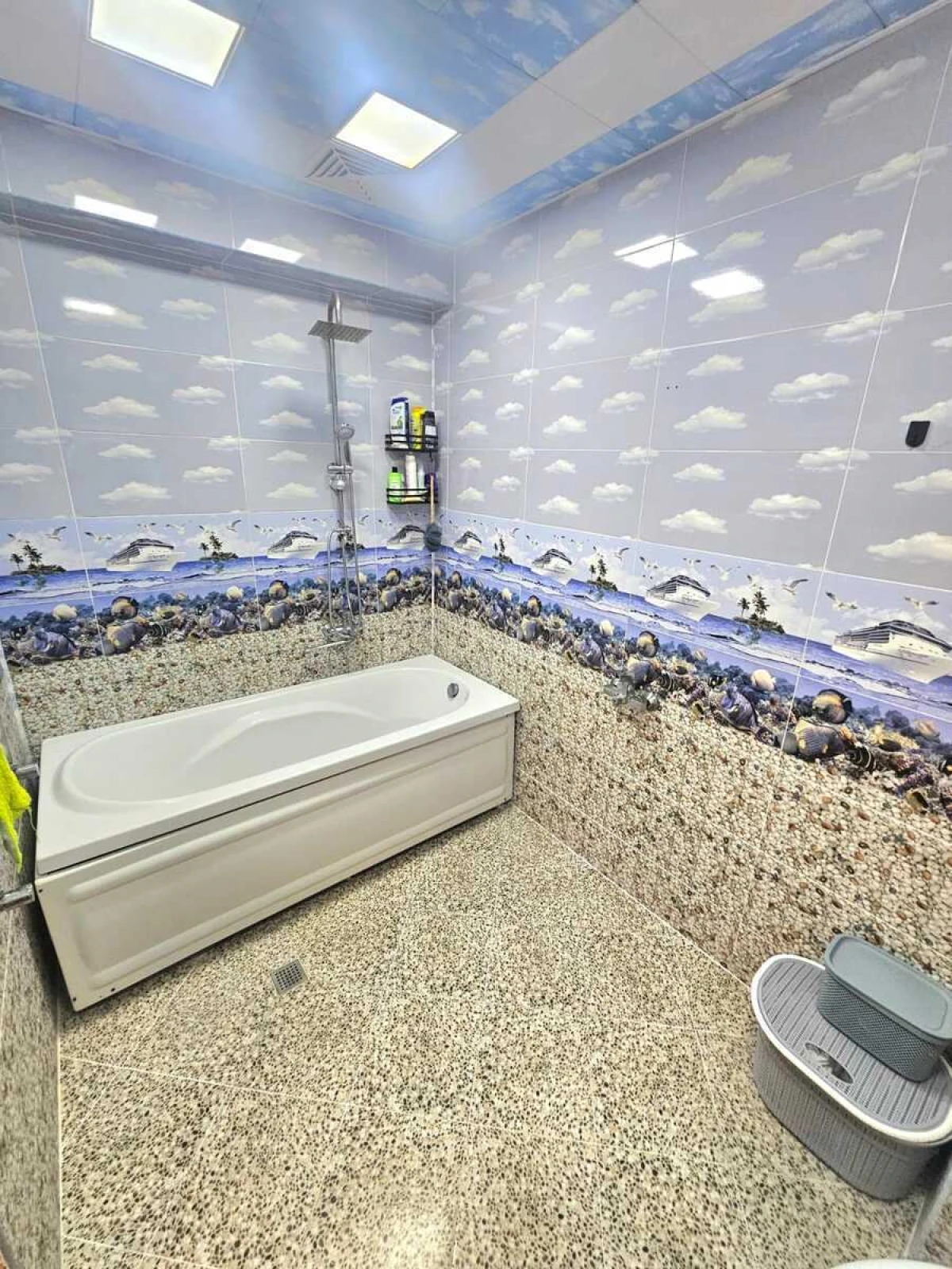 Satılır 3 otaqlı mənzil 125 m²