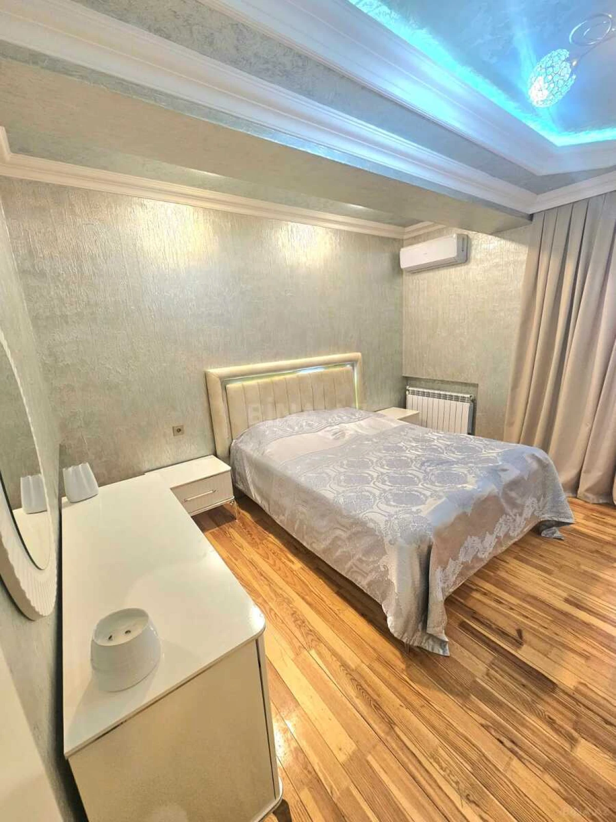 Satılır 3 otaqlı mənzil 125 m²