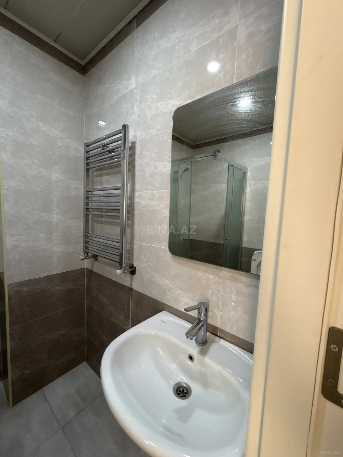 Kirayə verilir 2 otaqlı mənzil 60 m²