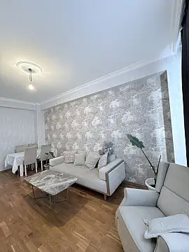 Kirayə verilir 2 otaqlı mənzil 60 m²