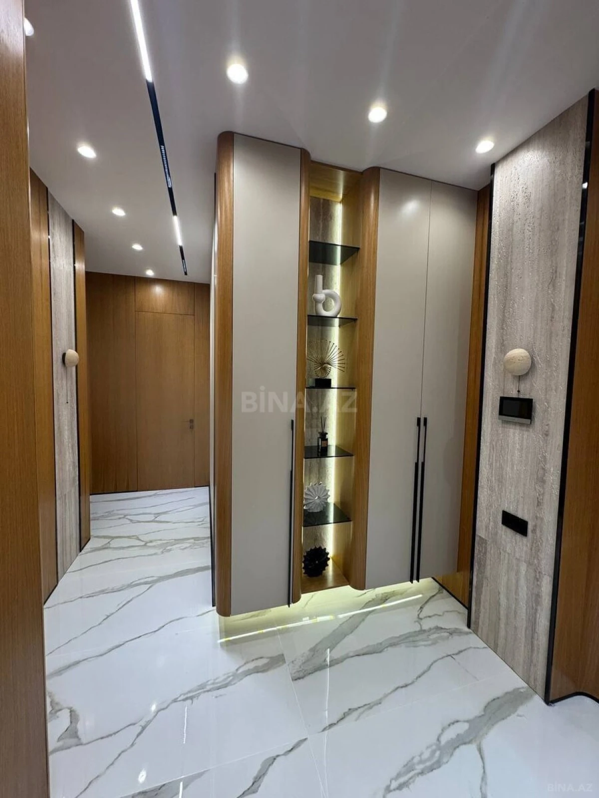 Kirayə verilir 2 otaqlı mənzil 75 m²