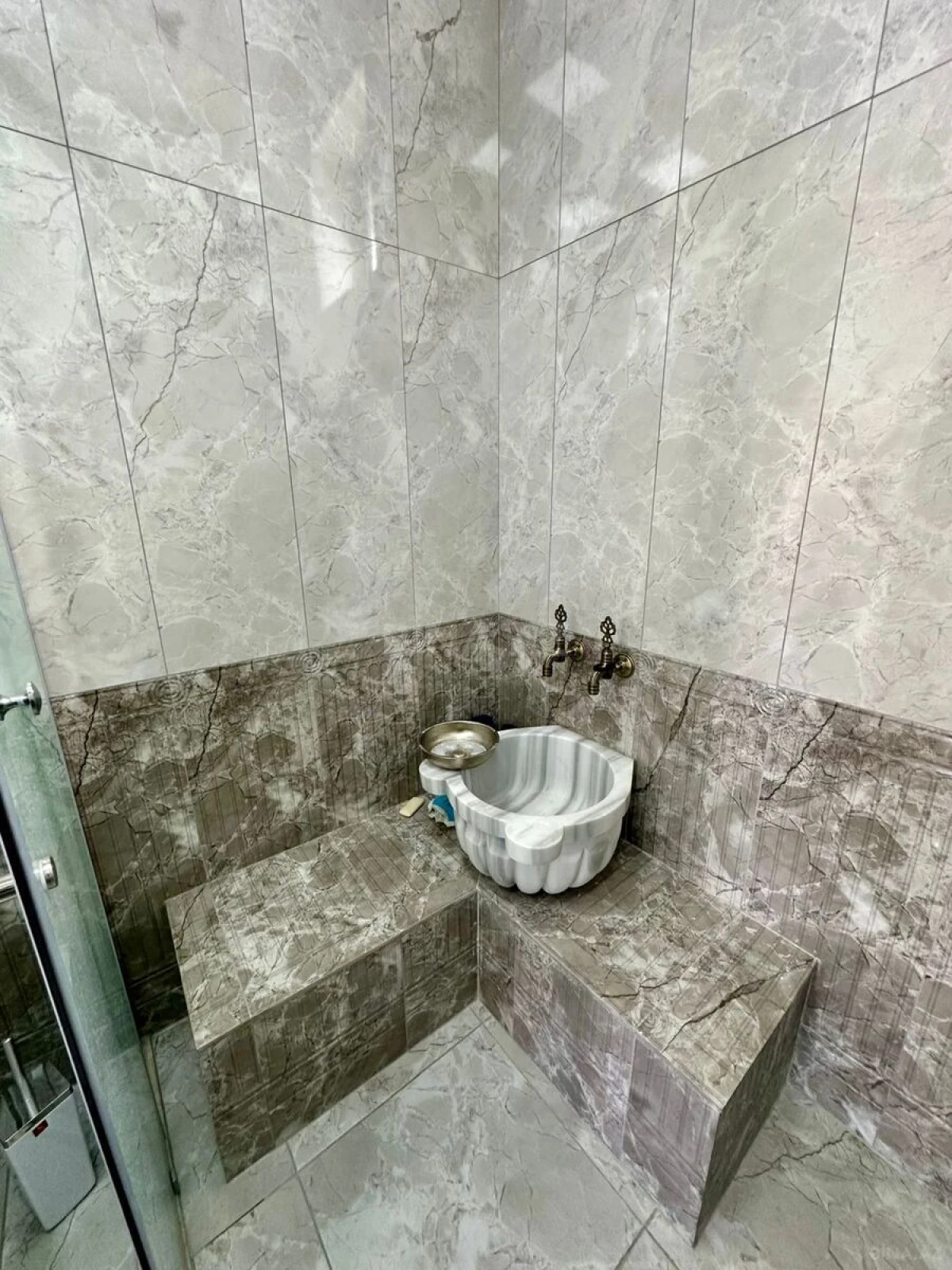 Kirayə verilir 8 otaqlı həyət evi 300 m²