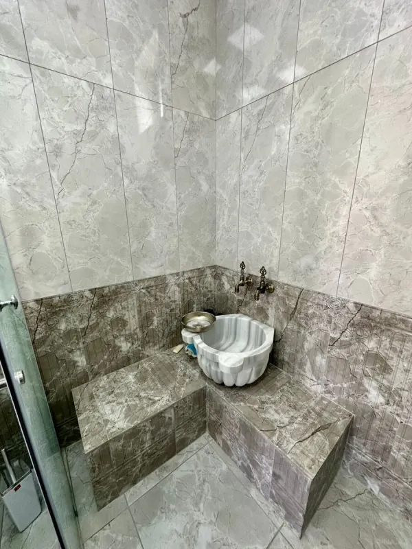 Kirayə verilir 8 otaqlı həyət evi 300 m²