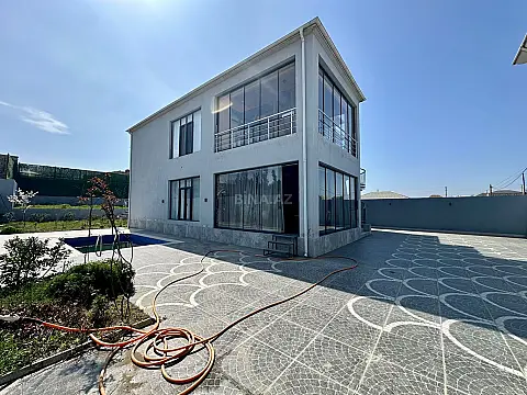 Kirayə verilir 8 otaqlı həyət evi 300 m²