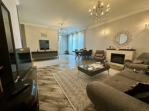Kirayə verilir 8 otaqlı həyət evi 300 m²