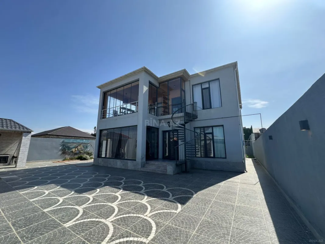 Kirayə verilir 8 otaqlı həyət evi 300 m²