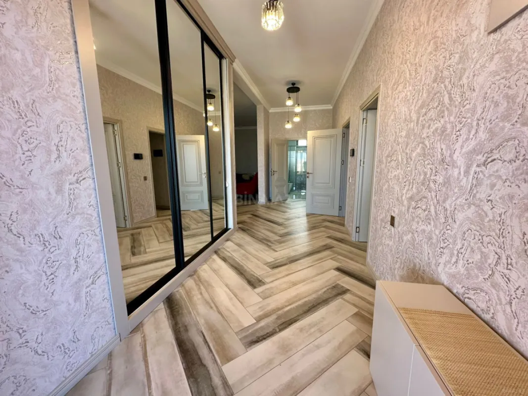 Kirayə verilir 8 otaqlı həyət evi 300 m²