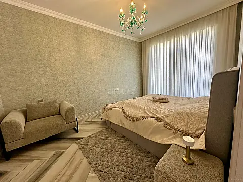 Kirayə verilir 8 otaqlı həyət evi 300 m²