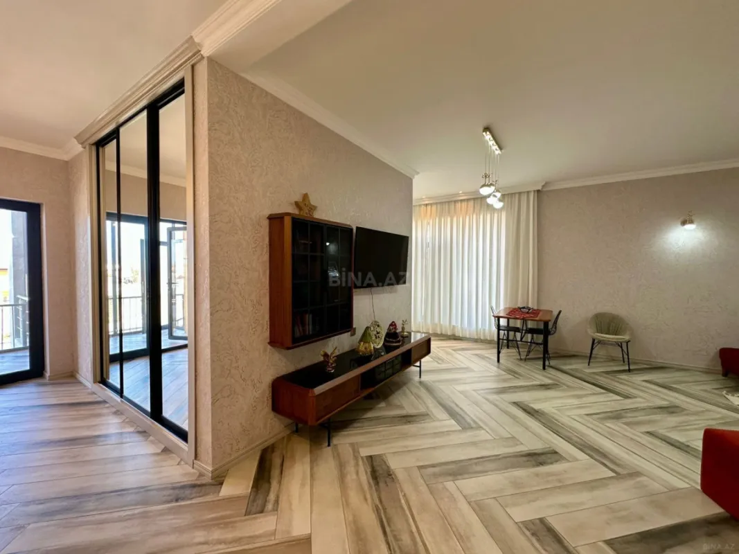 Kirayə verilir 8 otaqlı həyət evi 300 m²