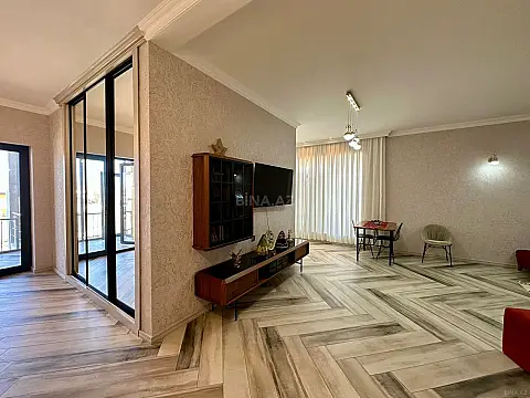 Kirayə verilir 8 otaqlı həyət evi 300 m²
