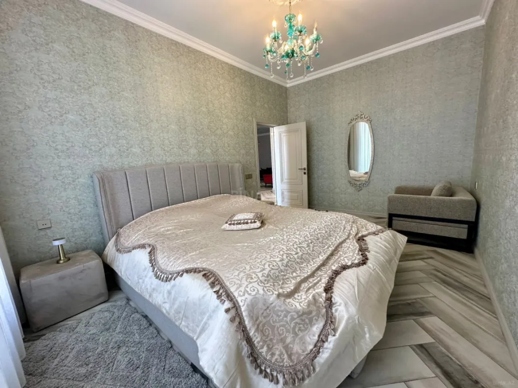 Kirayə verilir 8 otaqlı həyət evi 300 m²