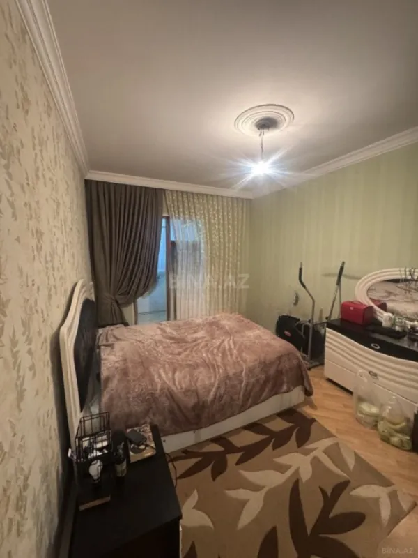 Satılır 4 otaqlı mənzil 110 m²