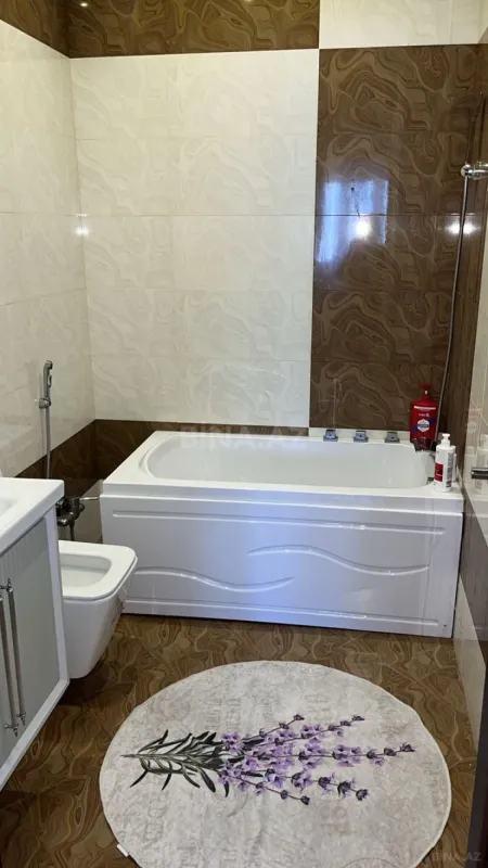 Satılır 4 otaqlı mənzil 190 m²