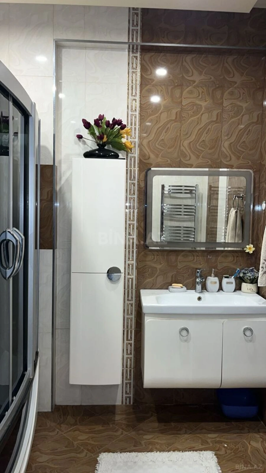 Satılır 4 otaqlı mənzil 190 m²