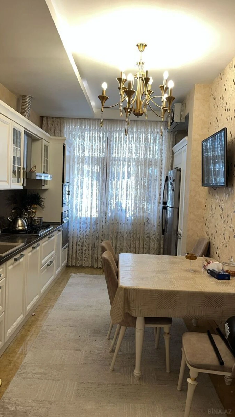 Satılır 4 otaqlı mənzil 190 m²