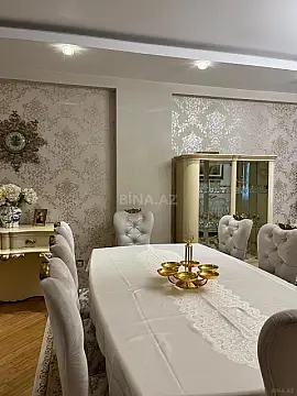 Satılır 4 otaqlı mənzil 190 m²