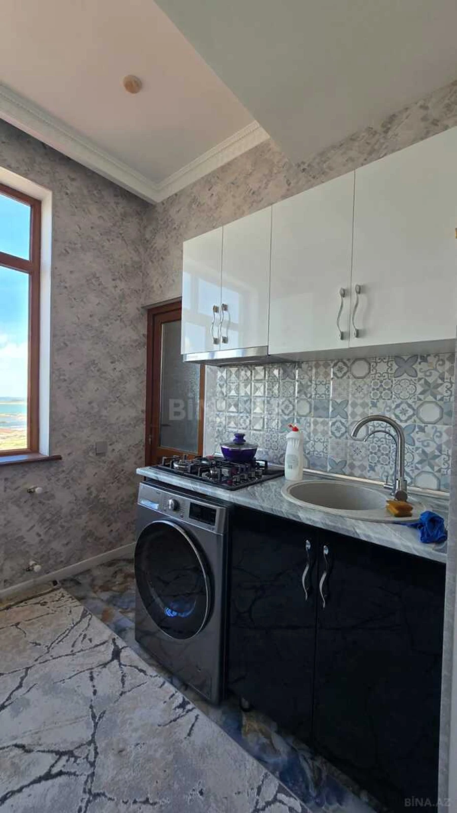 Satılır 3 otaqlı mənzil 82 m²