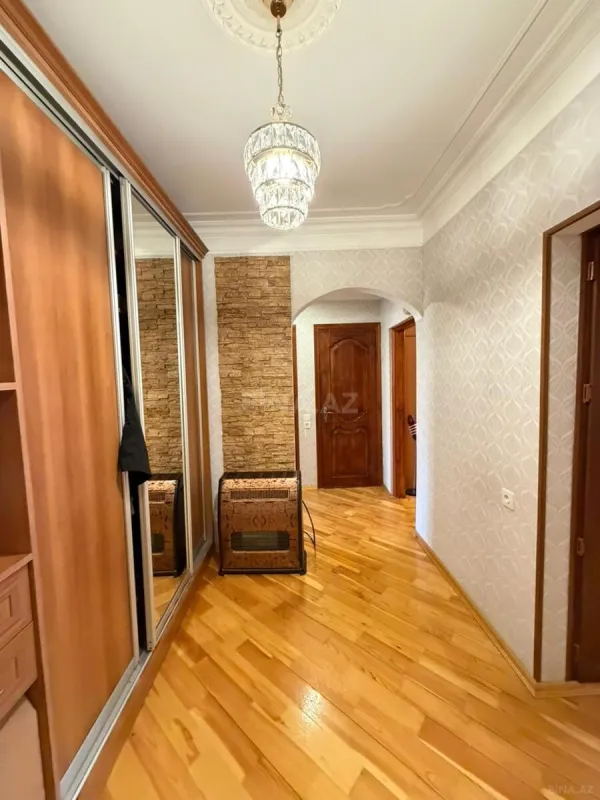 Satılır 4 otaqlı mənzil 100 m²