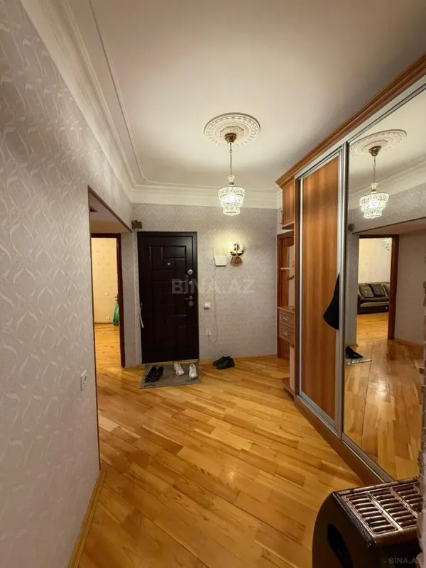 Satılır 4 otaqlı mənzil 100 m²
