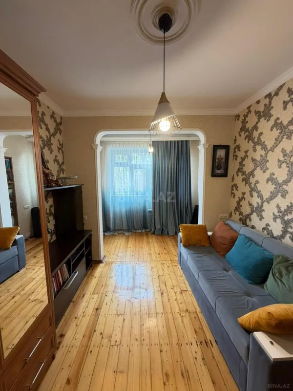 Satılır 4 otaqlı mənzil 100 m²