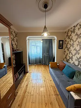 Satılır 4 otaqlı mənzil 100 m²