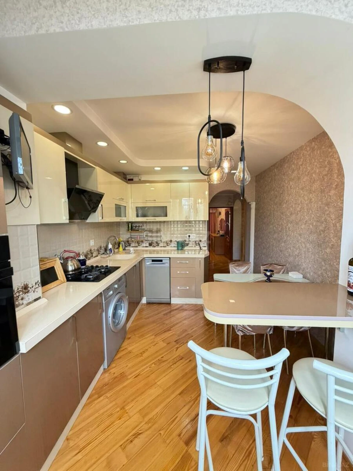 Satılır 4 otaqlı mənzil 100 m²