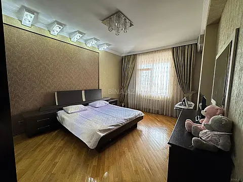 Kirayə verilir 2 otaqlı mənzil 108 m²