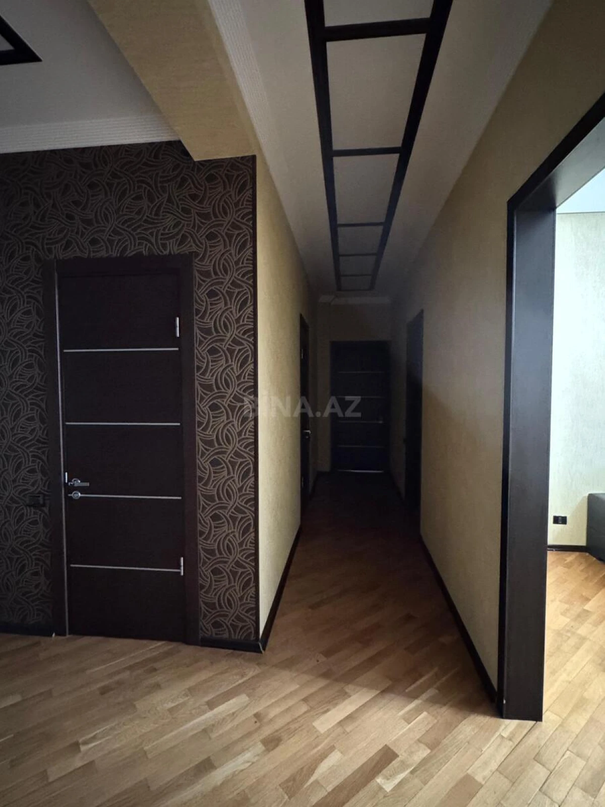 Kirayə verilir 2 otaqlı mənzil 108 m²