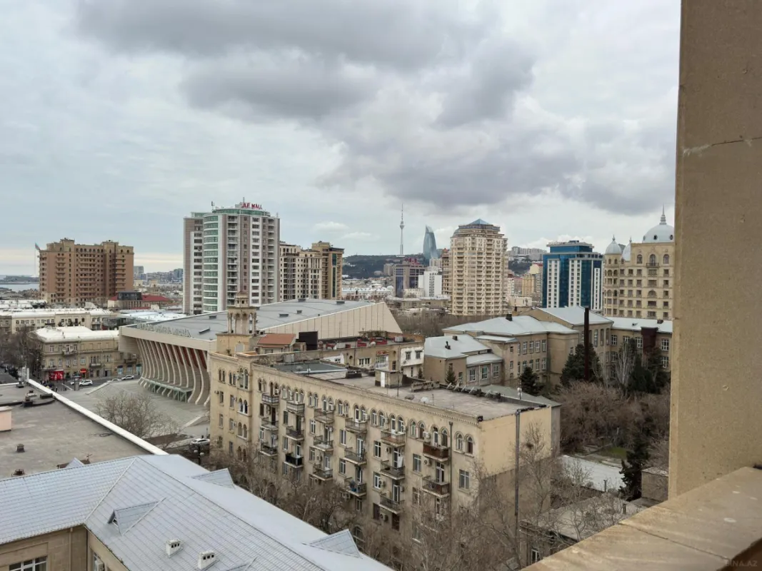Kirayə verilir 2 otaqlı mənzil 108 m²