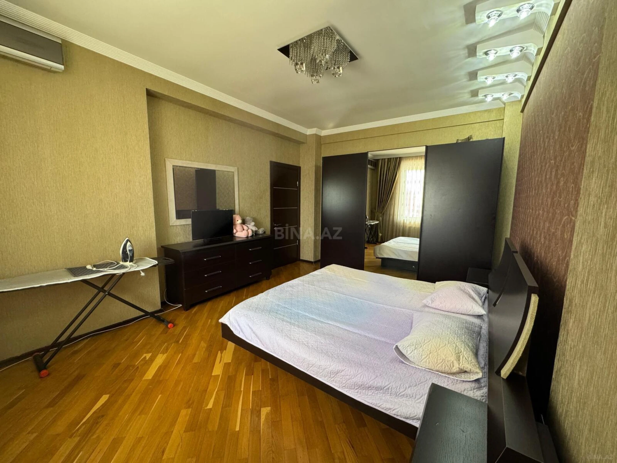 Kirayə verilir 2 otaqlı mənzil 108 m²
